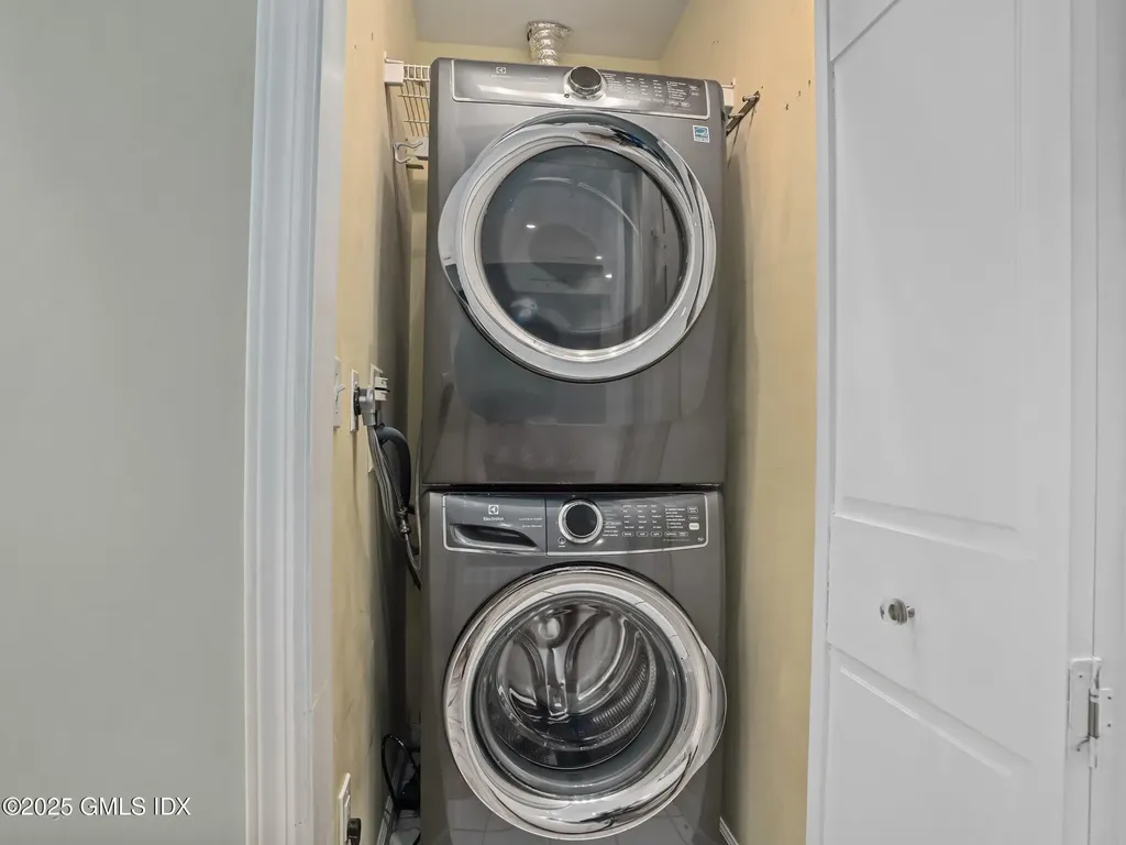 51 Forest Avenue Old Greenwich CT 06870