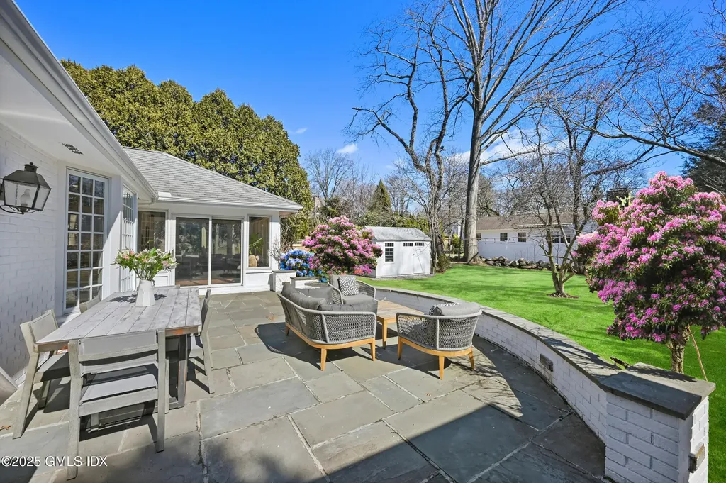 35 Druid Lane Riverside CT 06878