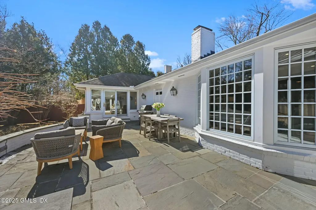 35 Druid Lane Riverside CT 06878