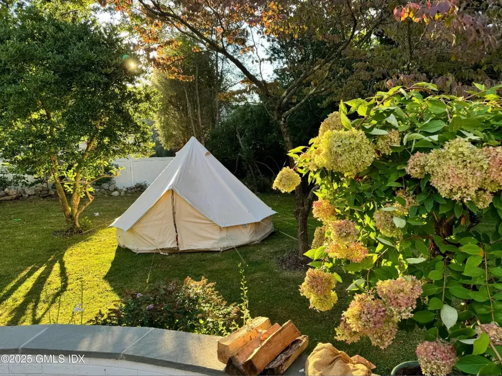 35 Druid Lane Riverside CT 06878