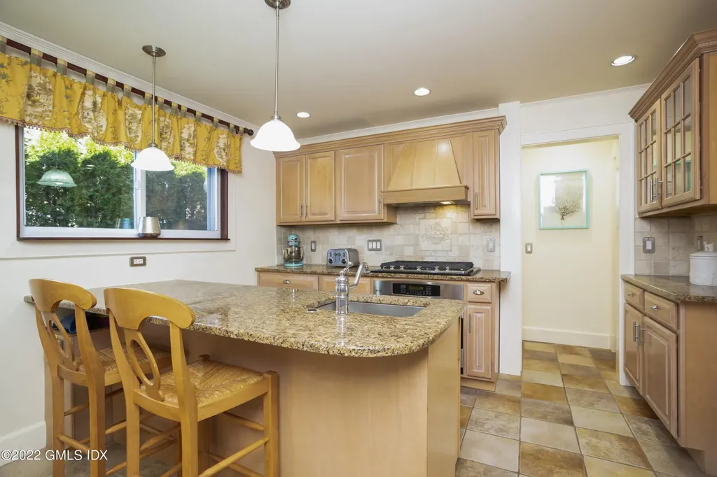 49 Le Grande Avenue Greenwich CT 06830