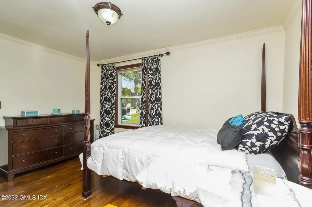 49 Le Grande Avenue Greenwich CT 06830