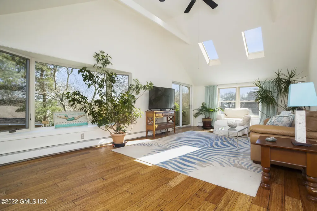 49 Le Grande Avenue Greenwich CT 06830