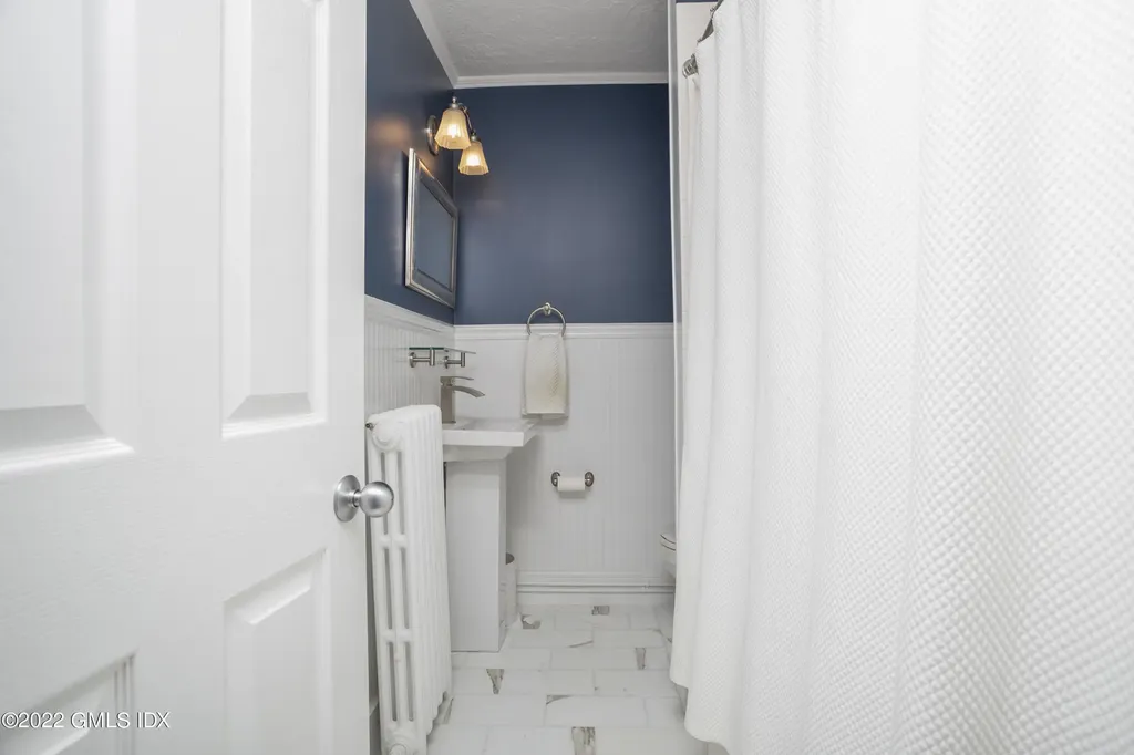 49 Le Grande Avenue Greenwich CT 06830