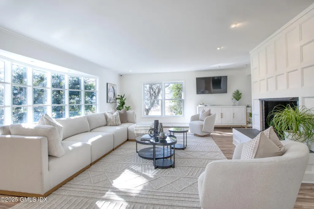 7 Cherry Tree Lane Riverside CT 06878
