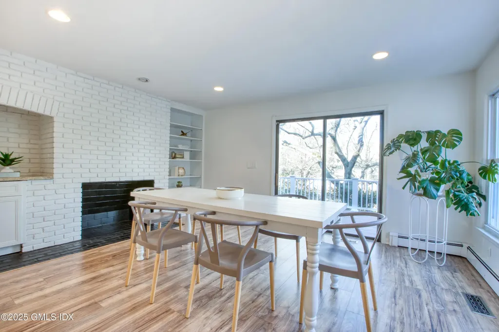 7 Cherry Tree Lane Riverside CT 06878