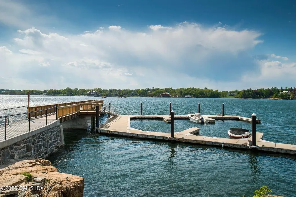 7 Cherry Tree Lane Riverside CT 06878