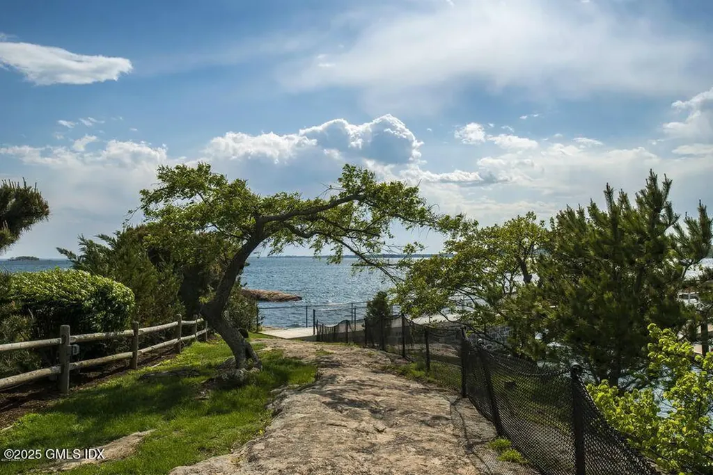 7 Cherry Tree Lane Riverside CT 06878