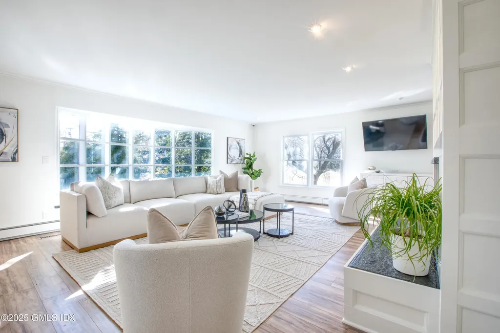 7 Cherry Tree Lane Riverside CT 06878