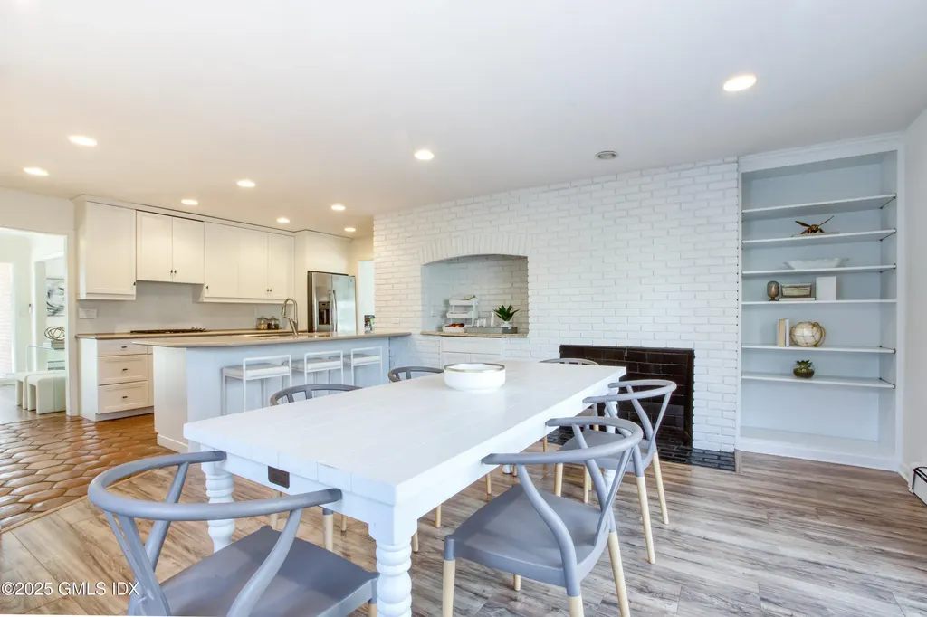 7 Cherry Tree Lane Riverside CT 06878