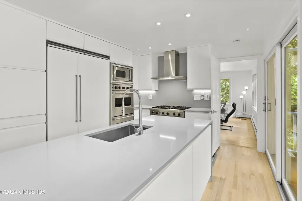 979 Lake Avenue Greenwich CT 06831