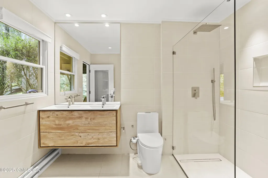 979 Lake Avenue Greenwich CT 06831