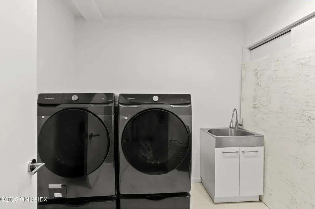 979 Lake Avenue Greenwich CT 06831