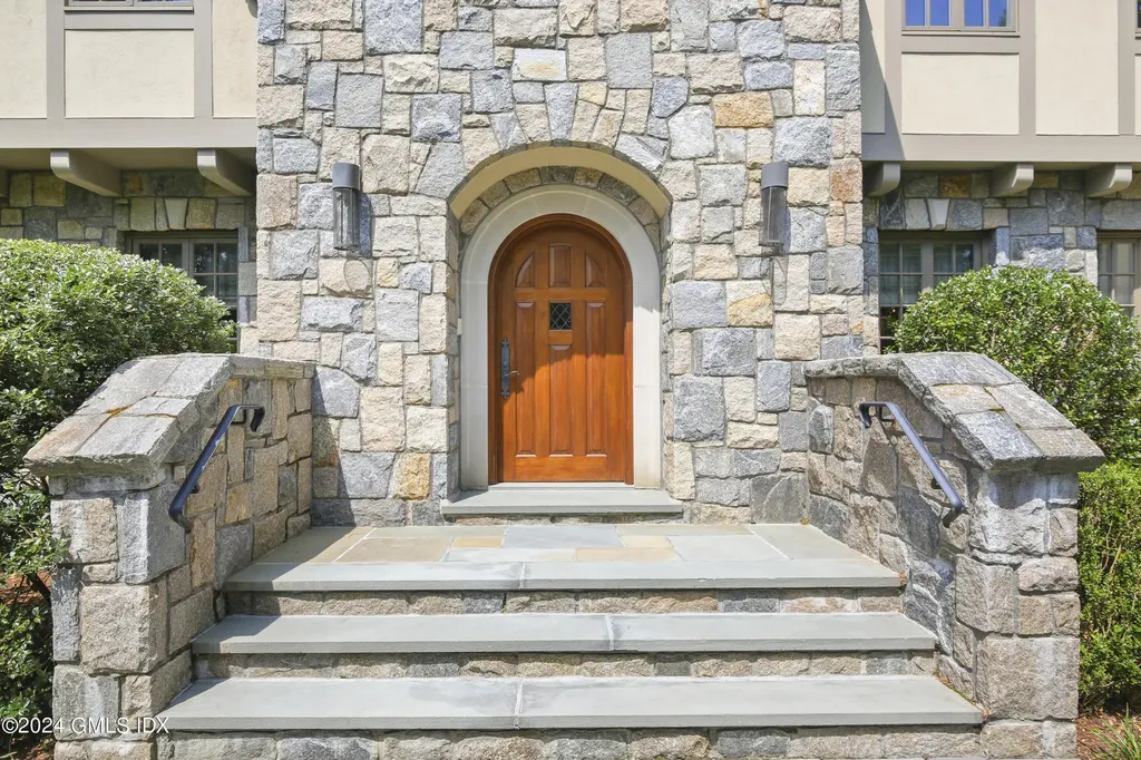 40 Upland Drive Greenwich CT 06831