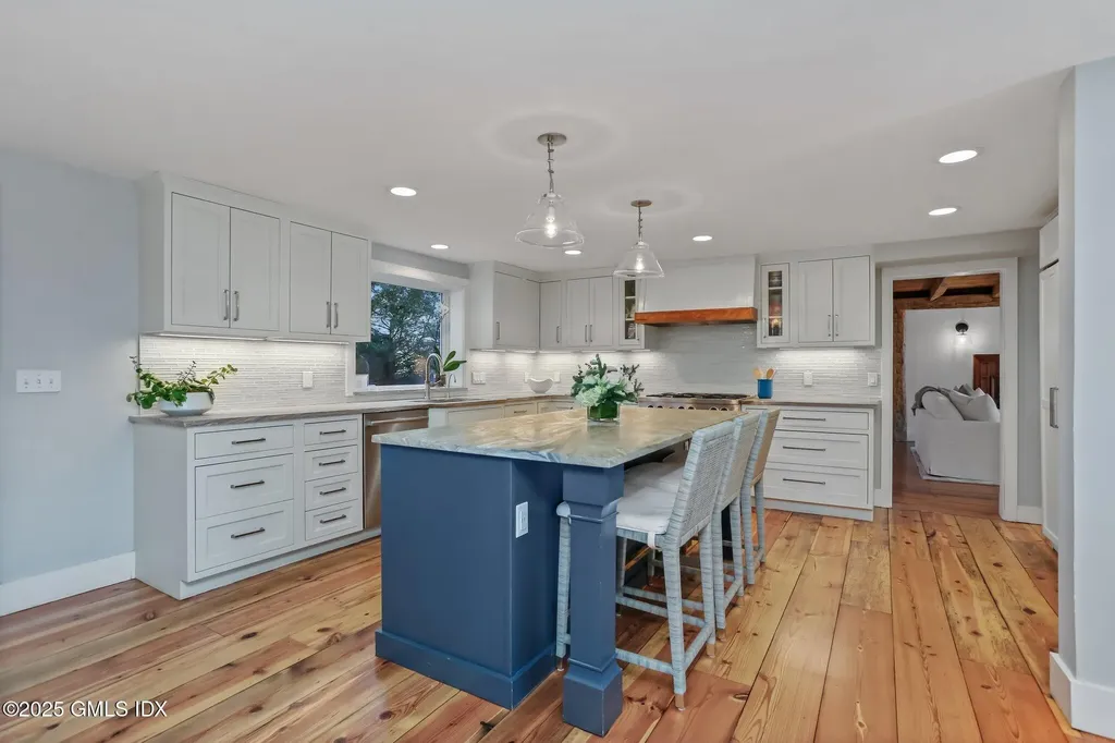 3 Cat Rock Road Cos Cob CT 06807