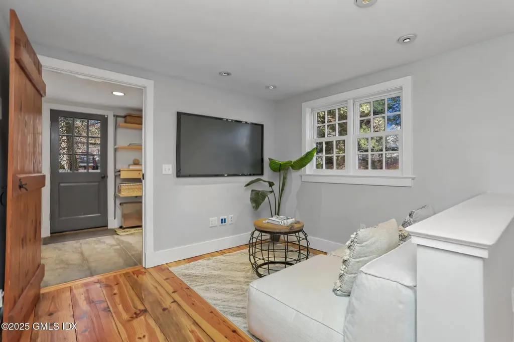 3 Cat Rock Road Cos Cob CT 06807