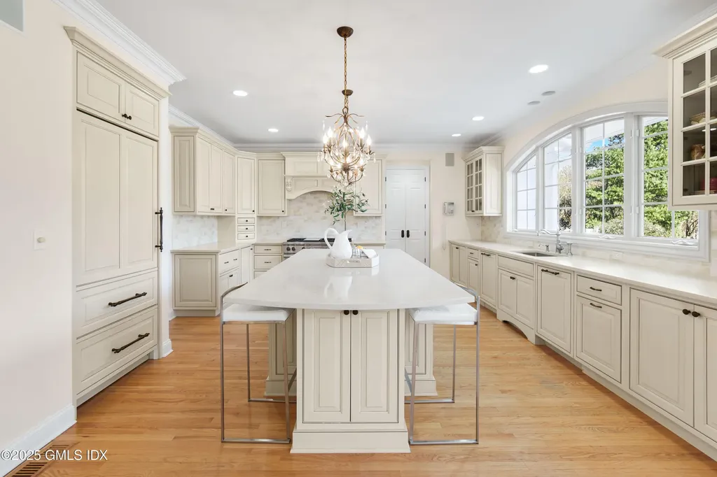 42 N Meadows Lane Stamford CT 06903