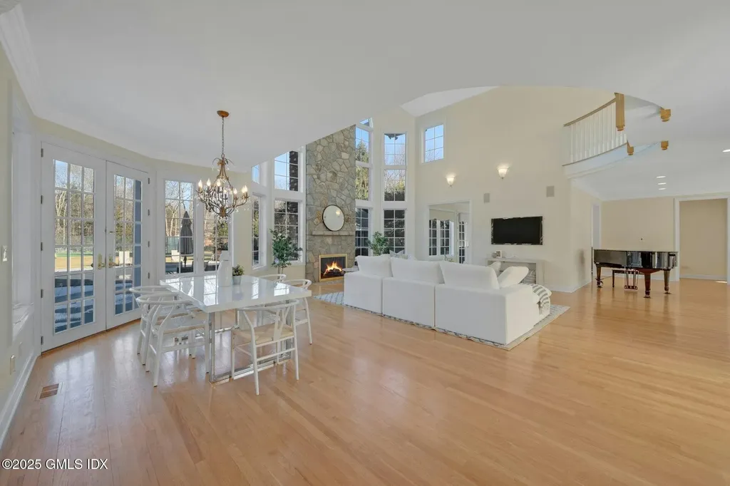 42 N Meadows Lane Stamford CT 06903