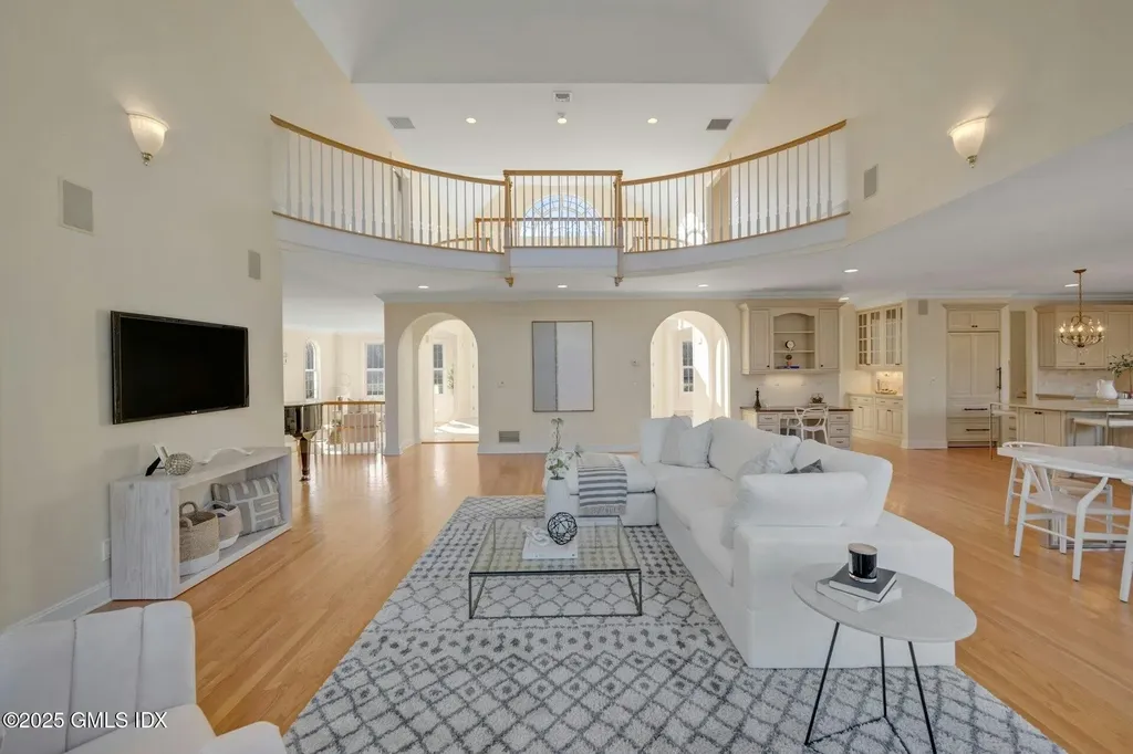 42 N Meadows Lane Stamford CT 06903