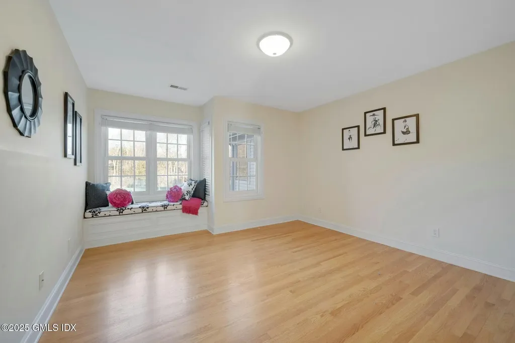 42 N Meadows Lane Stamford CT 06903