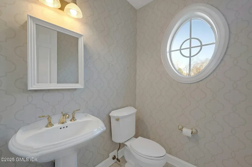 42 N Meadows Lane Stamford CT 06903