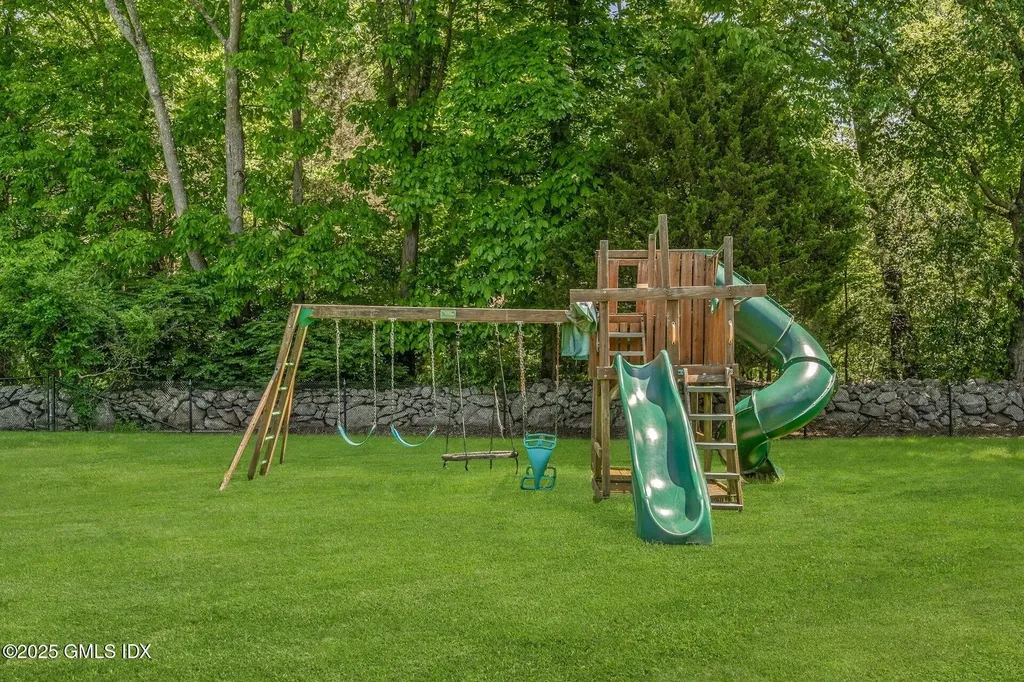 42 N Meadows Lane Stamford CT 06903