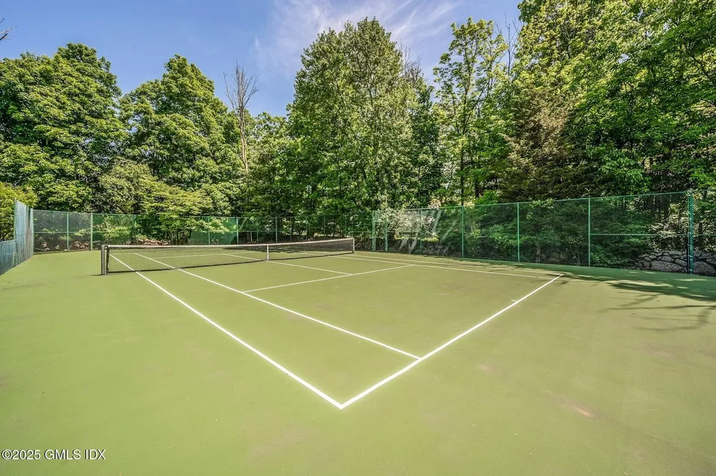 42 N Meadows Lane Stamford CT 06903