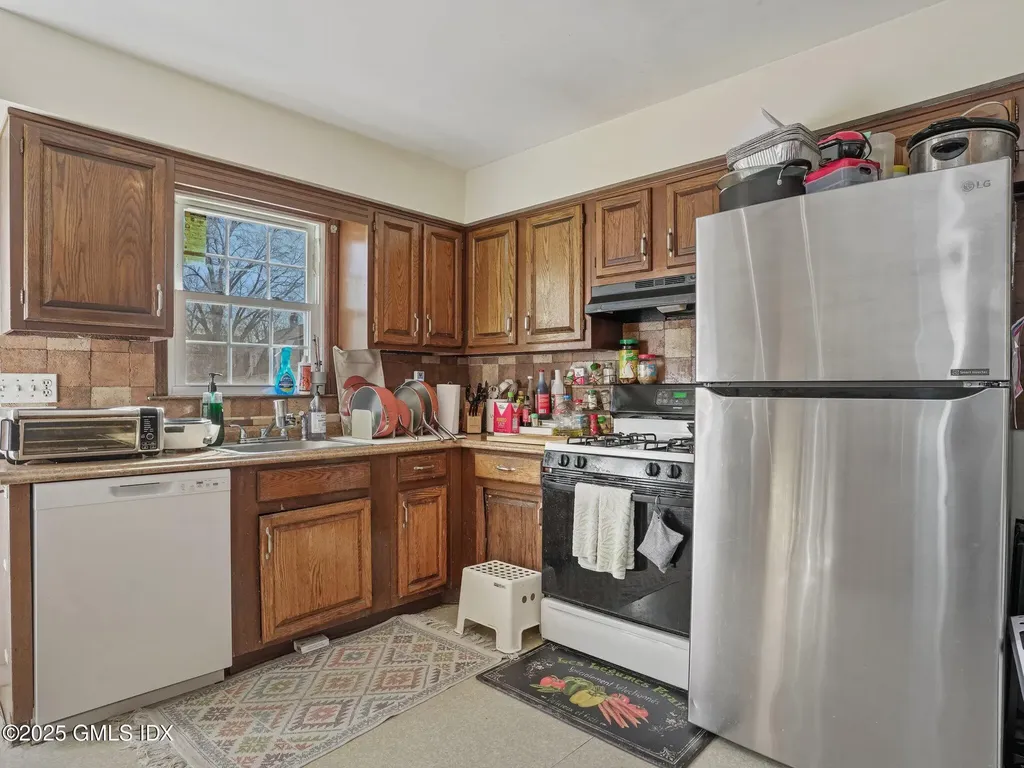 171 1/2 Henry Street Greenwich CT 06830