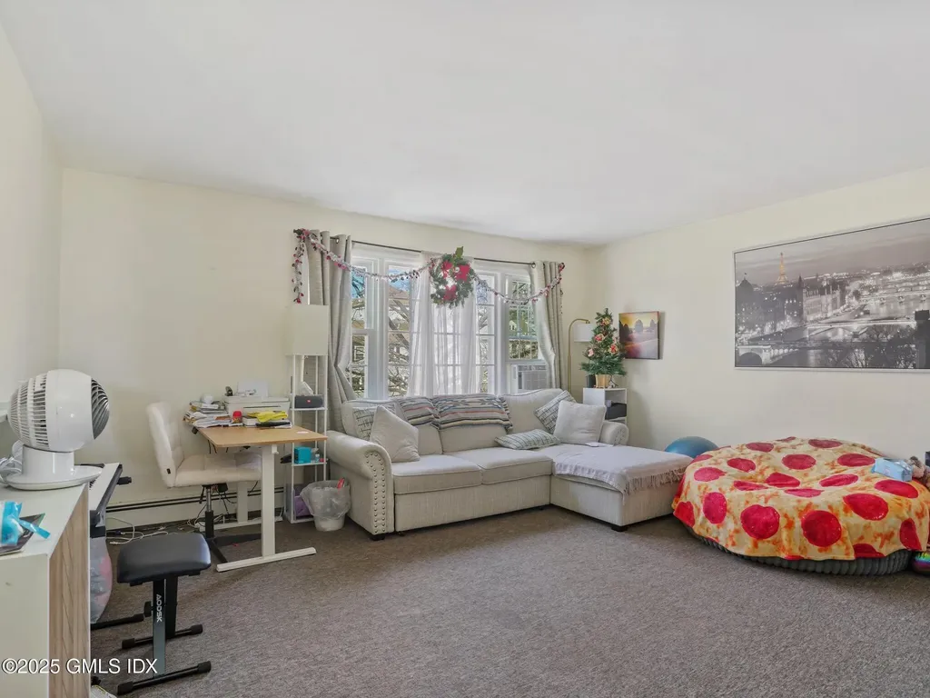 171 1/2 Henry Street Greenwich CT 06830