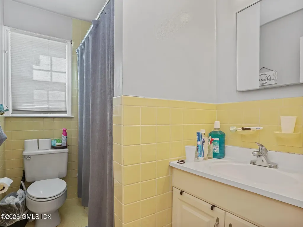 171 1/2 Henry Street Greenwich CT 06830