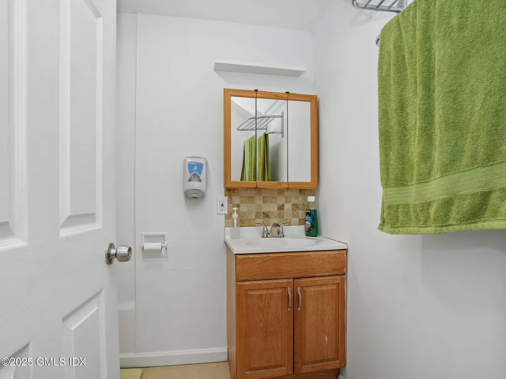 171 1/2 Henry Street Greenwich CT 06830