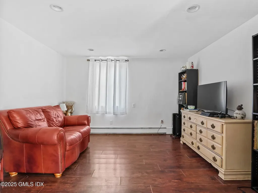 171 1/2 Henry Street Greenwich CT 06830