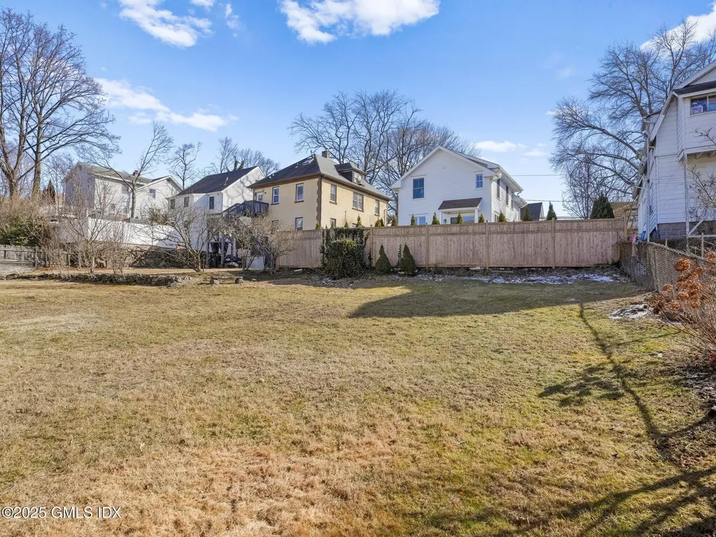 171 1/2 Henry Street Greenwich CT 06830