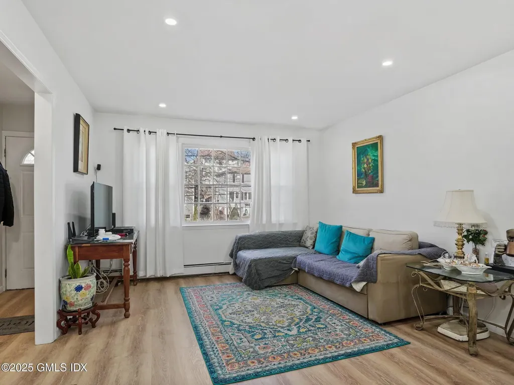 171 1/2 Henry Street Greenwich CT 06830