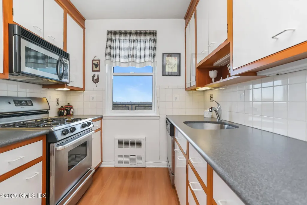 5 Putnam Hill Greenwich CT 06830