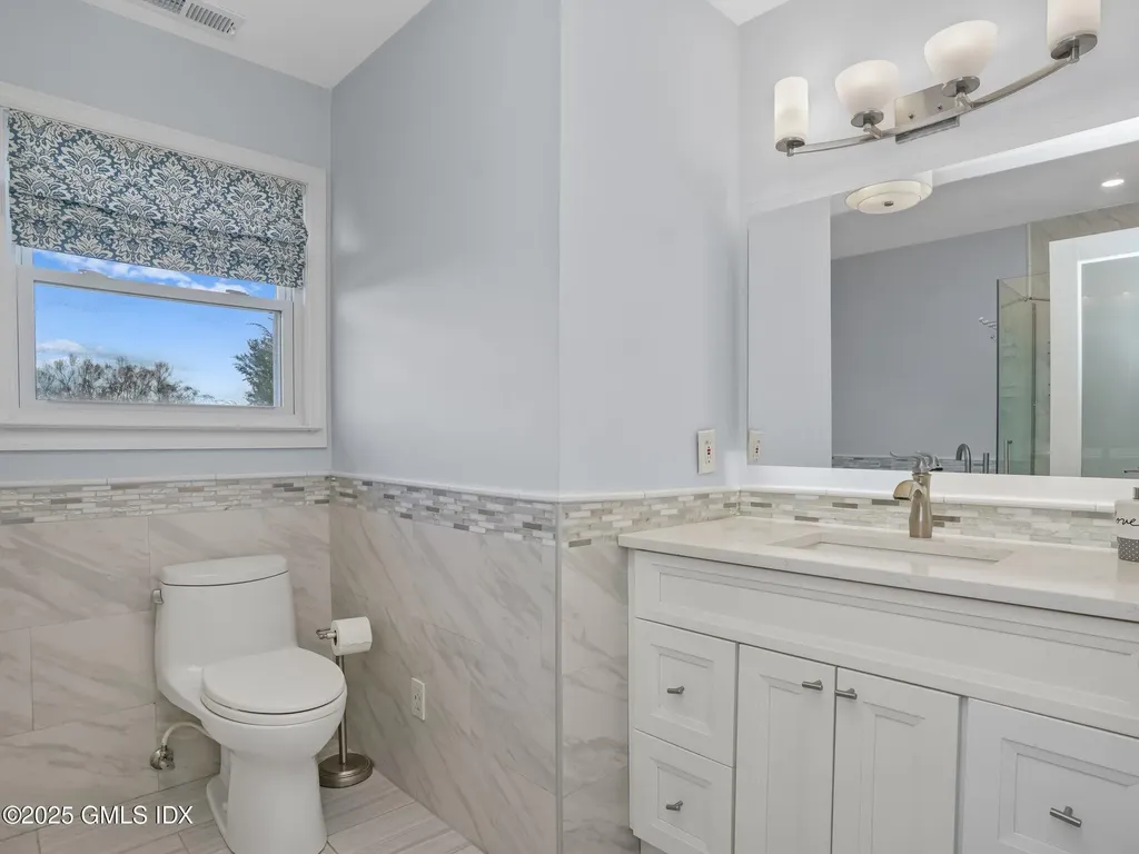 18 Coachlamp Lane Stamford CT 06902