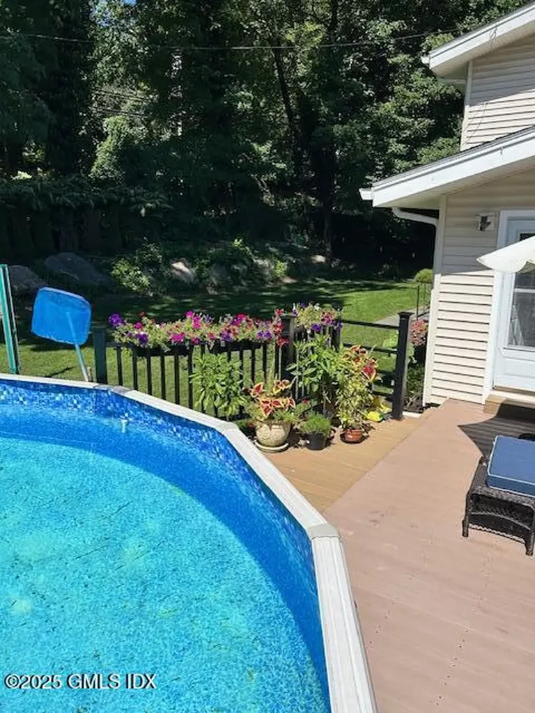 18 Coachlamp Lane Stamford CT 06902