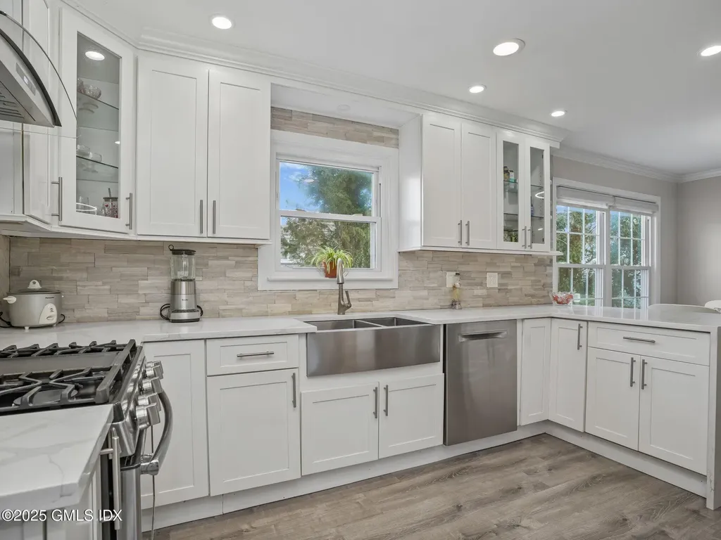 18 Coachlamp Lane Stamford CT 06902