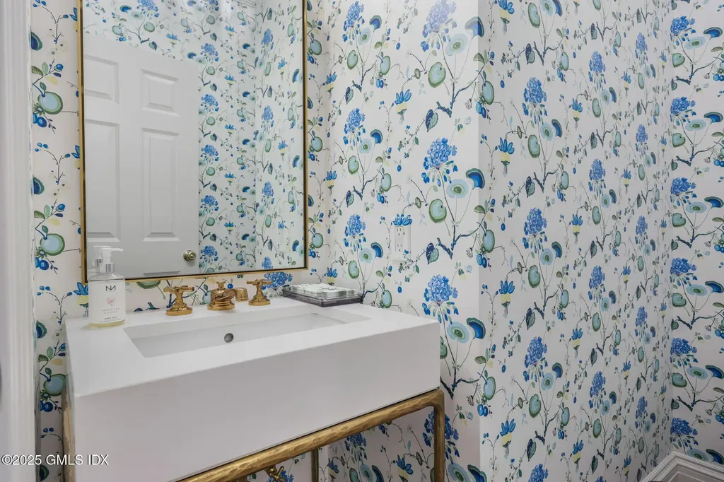 182 Milbank Avenue Greenwich CT 06830