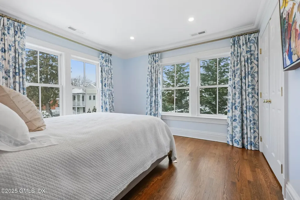 182 Milbank Avenue Greenwich CT 06830