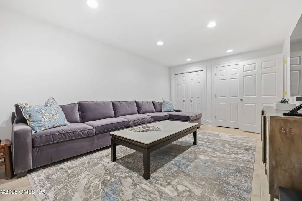 182 Milbank Avenue Greenwich CT 06830