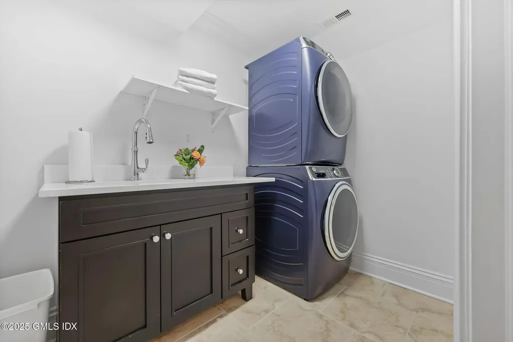 182 Milbank Avenue Greenwich CT 06830