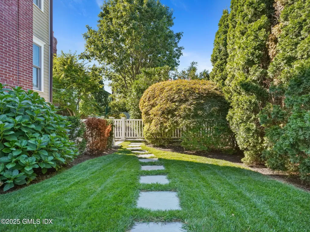 182 Milbank Avenue Greenwich CT 06830