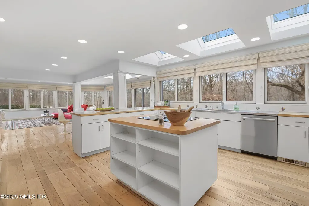 968 Lake Avenue Greenwich CT 06831