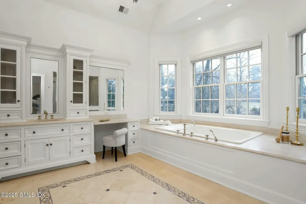 19 Parsonage Road Greenwich CT 06830