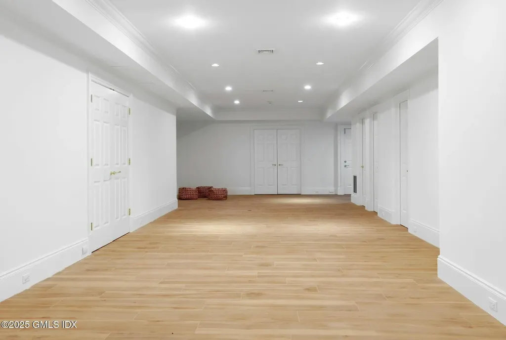 19 Parsonage Road Greenwich CT 06830