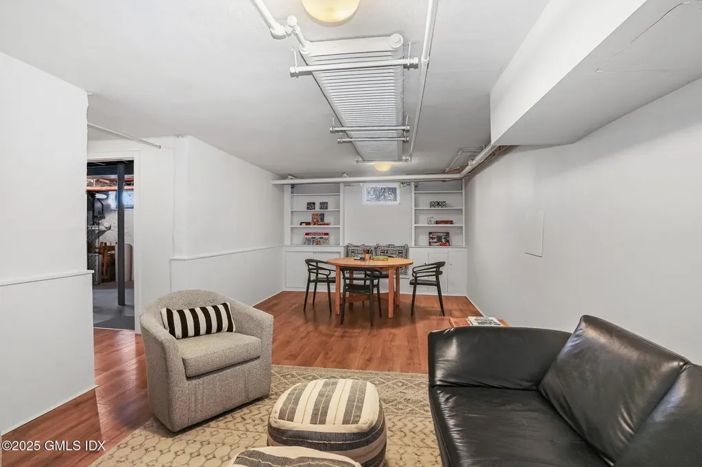 22 Oval Avenue Riverside CT 06878