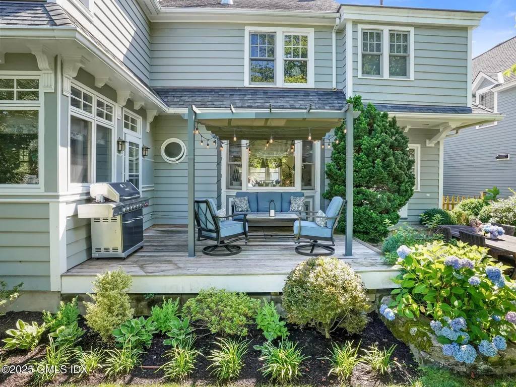 22 Oval Avenue Riverside CT 06878