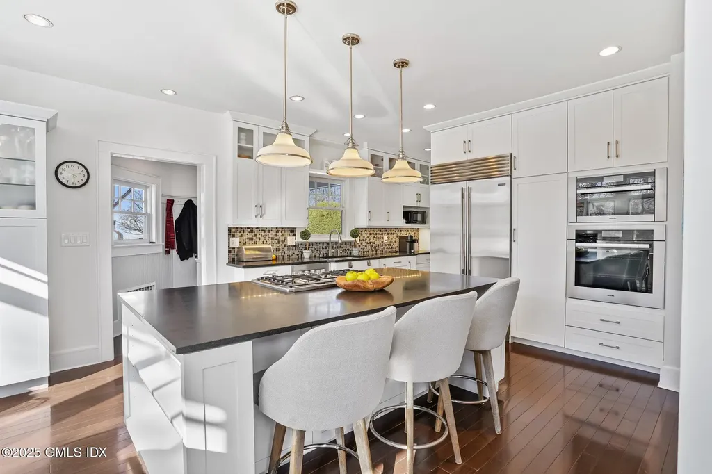 22 Oval Avenue Riverside CT 06878