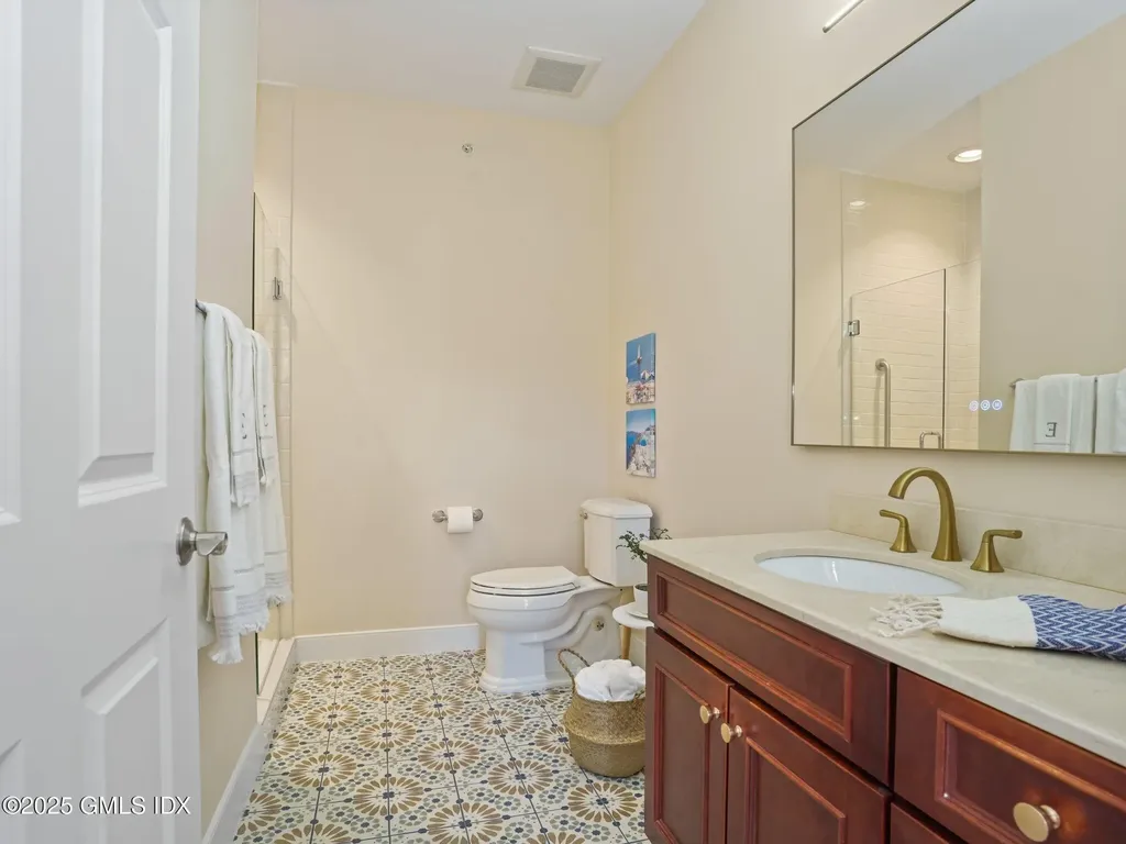 77 Havemeyer Lane Stamford CT 06902